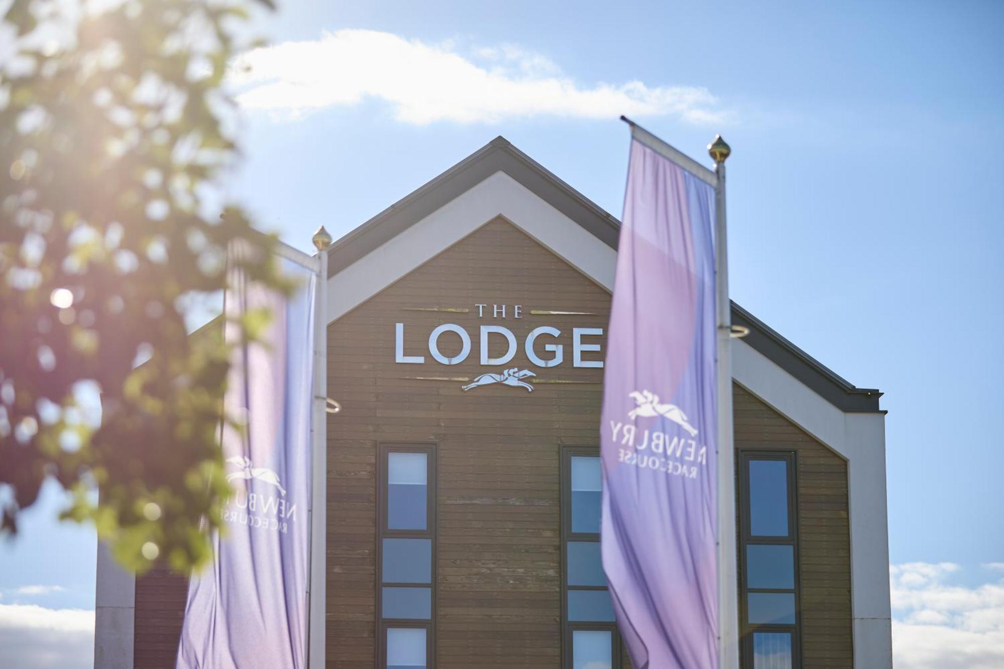 The Lodge Hotel Νιούμπερι Εξωτερικό φωτογραφία