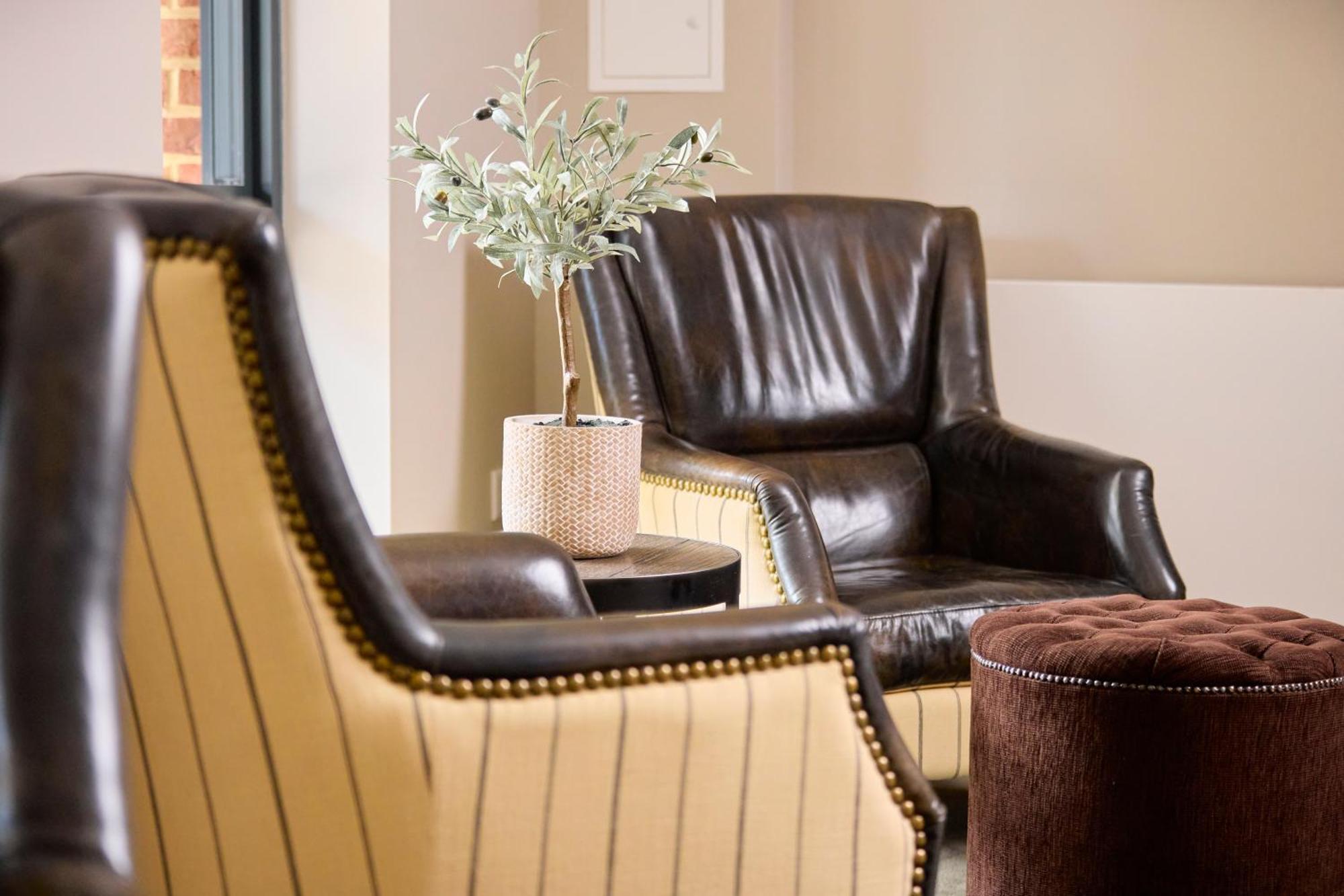 The Lodge Hotel Νιούμπερι Εξωτερικό φωτογραφία