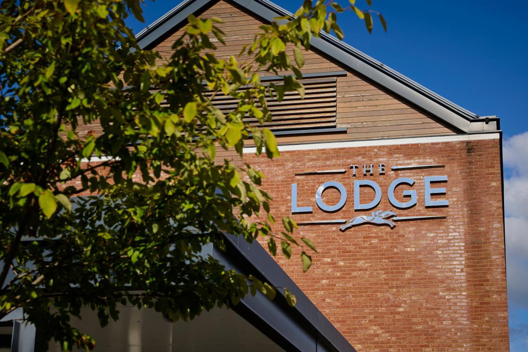 The Lodge Hotel Νιούμπερι Εξωτερικό φωτογραφία