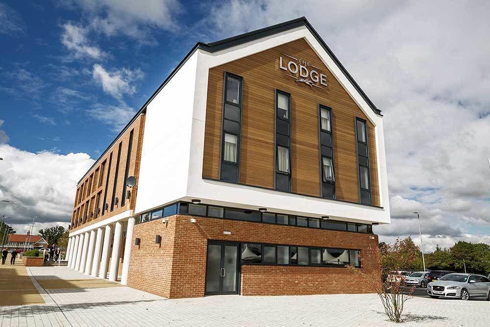 The Lodge Hotel Νιούμπερι Εξωτερικό φωτογραφία